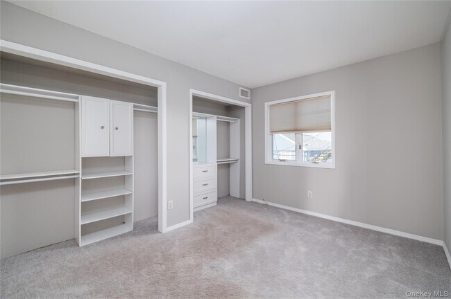 Building Photo - 277 W Broadway