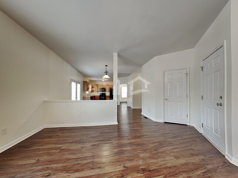 Building Photo - 815 Brookhannah Ct