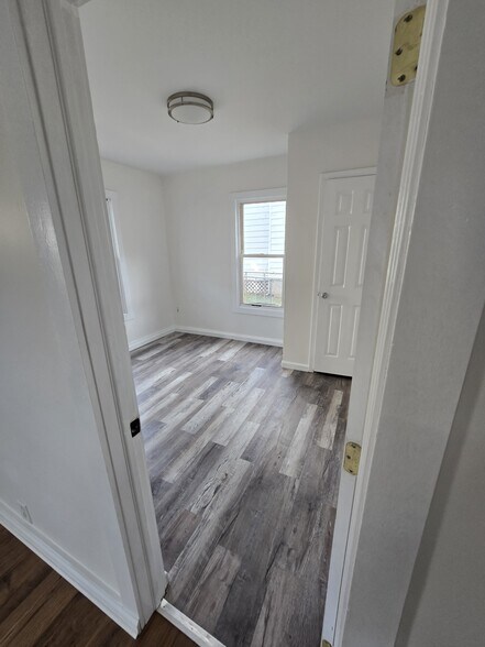 Building Photo - 92 Twiss St