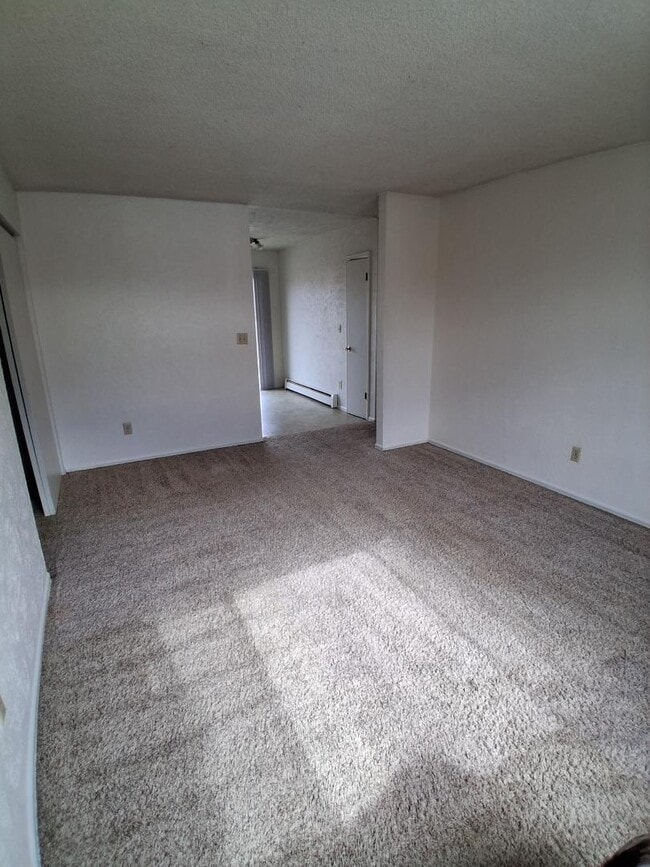 Building Photo - 2904 E 1/2 Rd