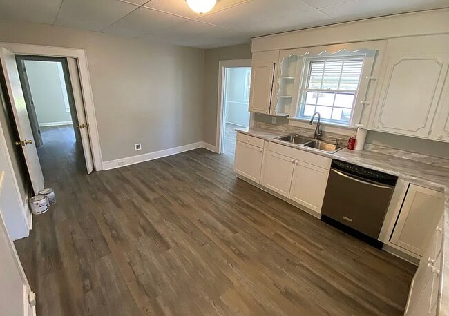 Building Photo - 19 Geer St