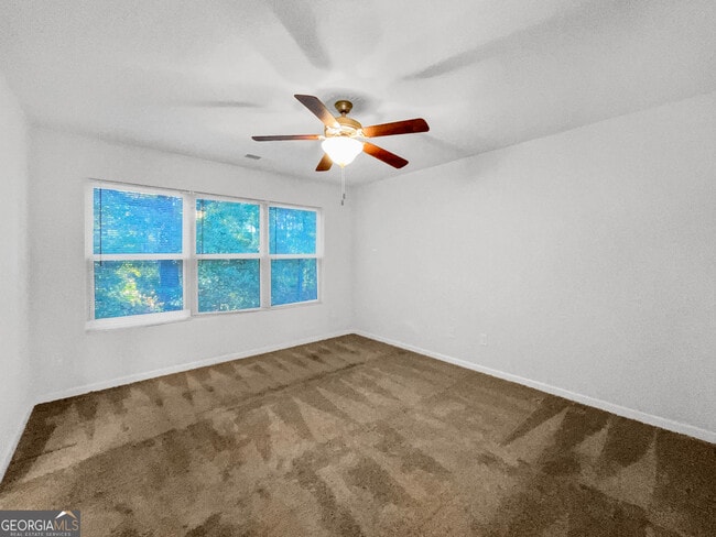 Building Photo - 202 Daisy Cir