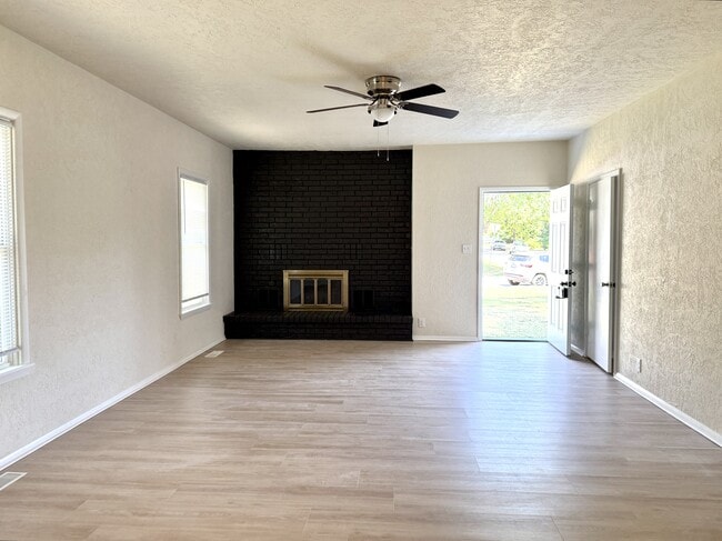Building Photo - 901 Wolverton St