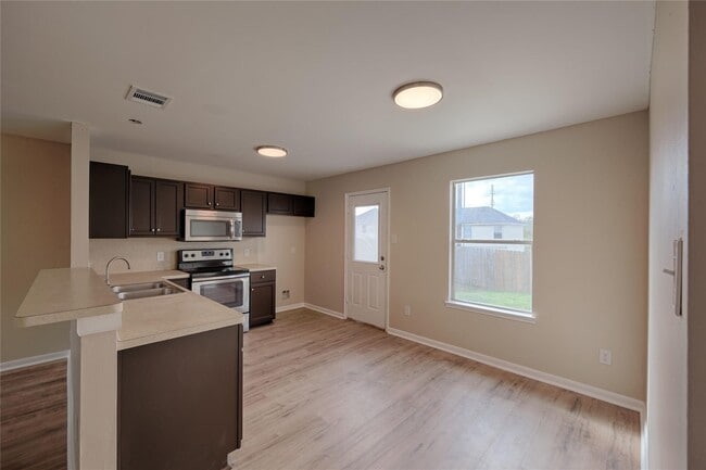 Building Photo - 14087 Running Bear Dr