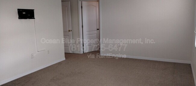 Building Photo - 10532 Whispering Hammock Dr