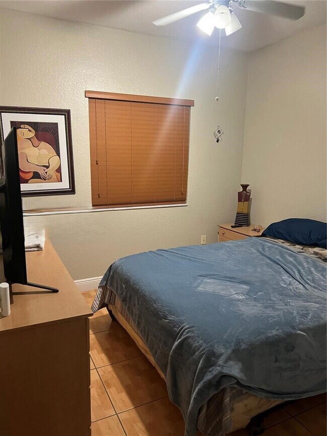 Building Photo - 7667 NW 182nd Ln