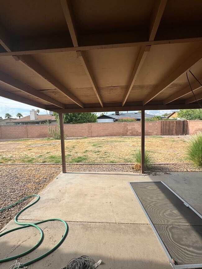 Building Photo - Spacious 3BR/2BA Home in Prime Tempe Locat...