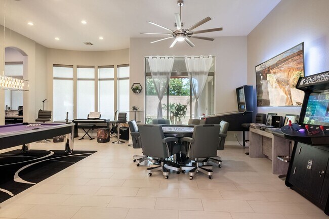 Building Photo - Stunning UPGRADED Furnished Home in Chandler!!!