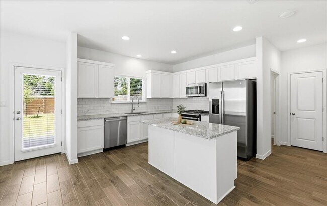 Building Photo - 6407 Principale Dr