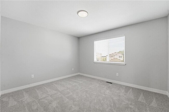Building Photo - 707 Glenn Cir