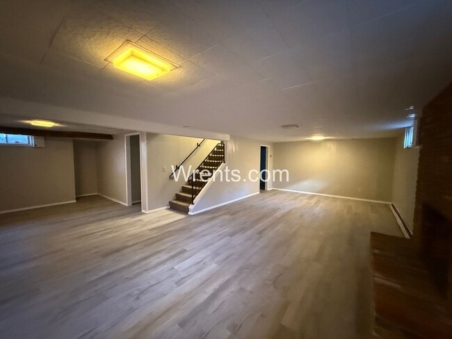 Building Photo - Spacious 6-Bedroom Home with Pool & Multiple Fireplaces – Great Northside Location!