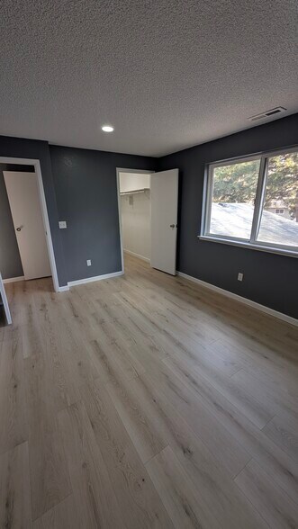 Building Photo - 2125 S Division Ave