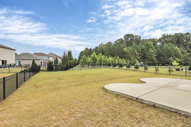 Building Photo - 8315 Flint Hill Dr