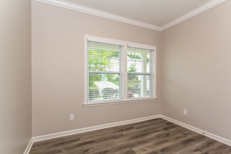 Building Photo - 10305 Snowbell Ct