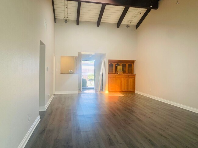 Building Photo - **Spacious Casita Style Condo 3 Bedrooms 2 Bathrooms**