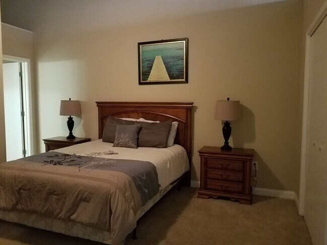 Building Photo - 2 bedroom 2 bath furnished - first floor unit