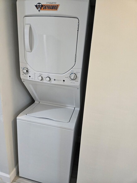 Washer/dryer - 1042 Adams Rd