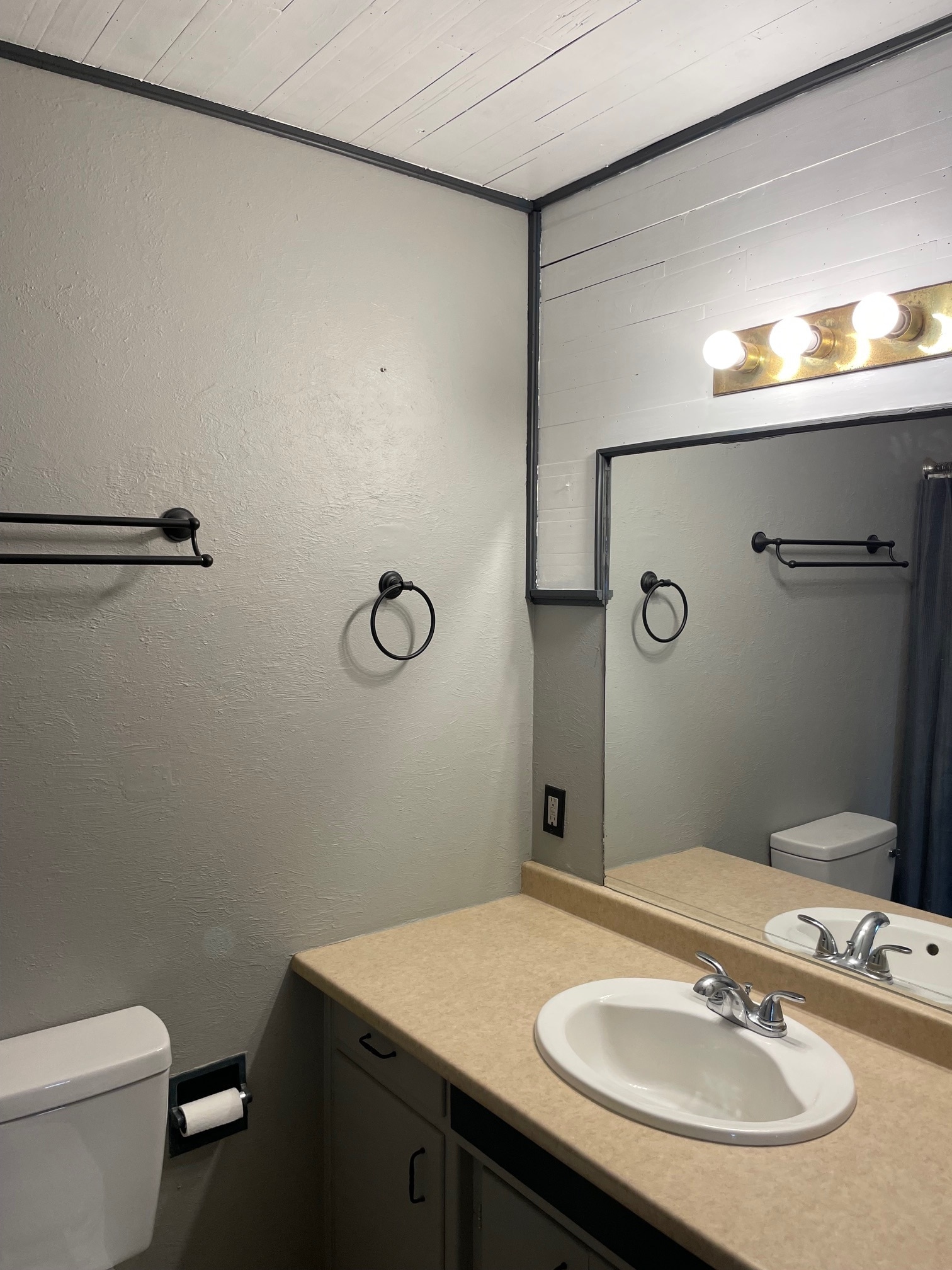 Bathroom - 3116 Skyview Ave