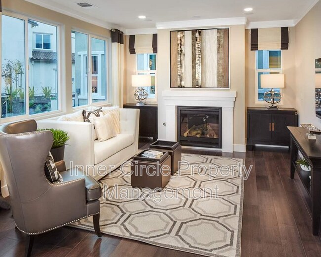 Building Photo - 376 Bougainvilla Dr