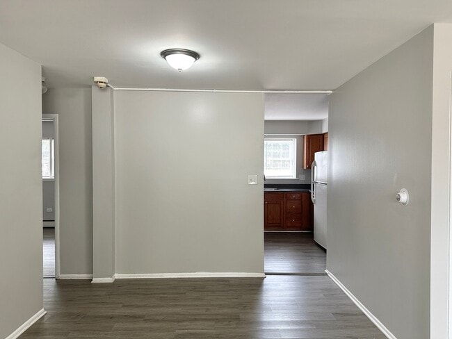 Building Photo - 3400 Maple Ave