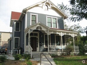 Building Photo - $2,400 | 3 Bedroom, 1 Bathroom Bottom Leve...