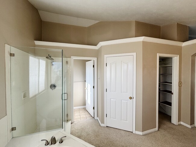 Building Photo - 10152 Snow Iris Way