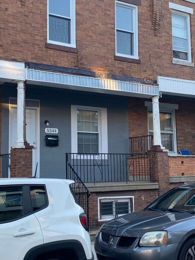 Building Photo - Front Porch Row - Oak Lane