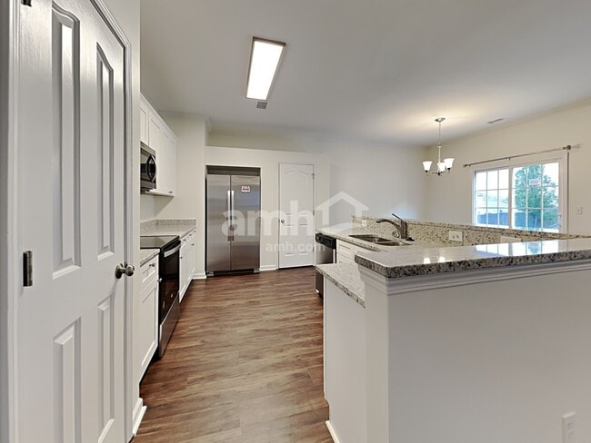 Building Photo - 30 Riverbed Dr