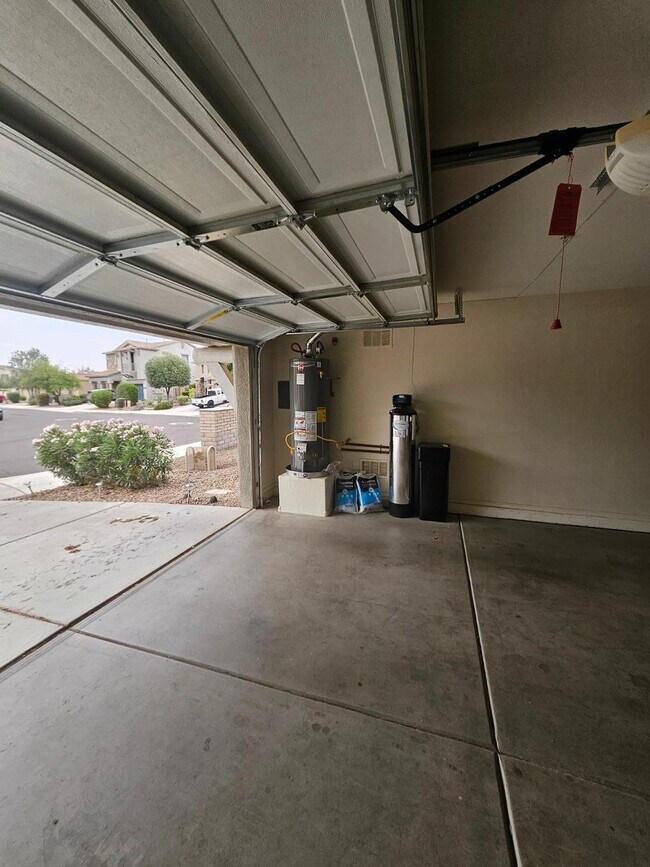 Building Photo - 29718 N 121st Dr