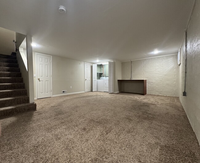 Basement - 4515 W Bancroft St