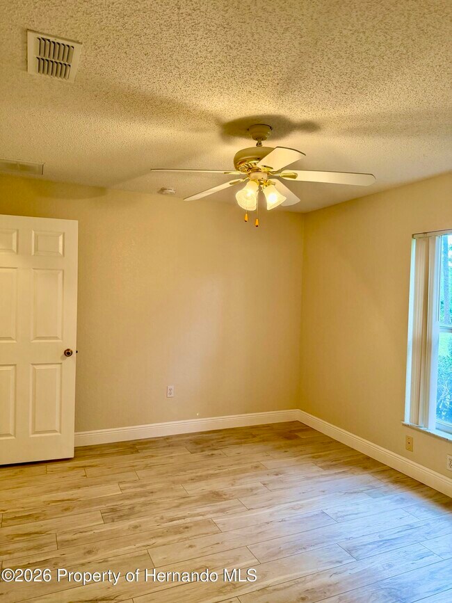 Building Photo - 9448 Tooke Shore Dr