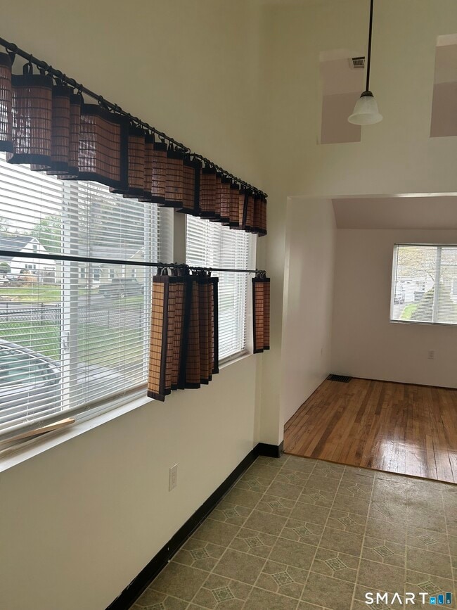 Building Photo - 26 Sunnydale Rd