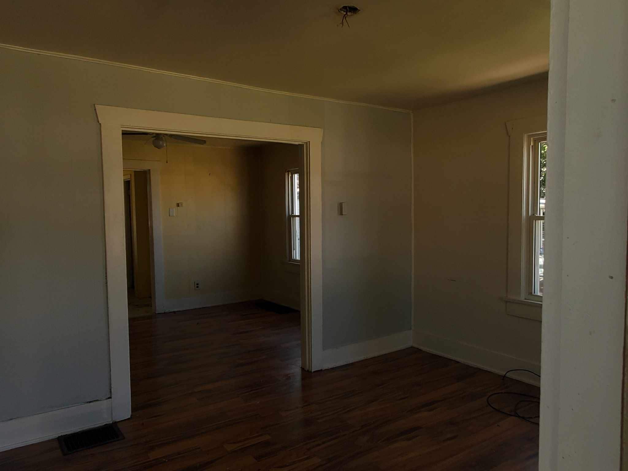 Building Photo - 1305 E Lawrence St