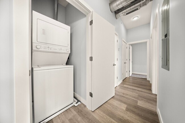 Building Photo - 8917 Grant Ave