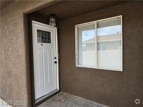 Building Photo - Remodeled Single-Story Duplex