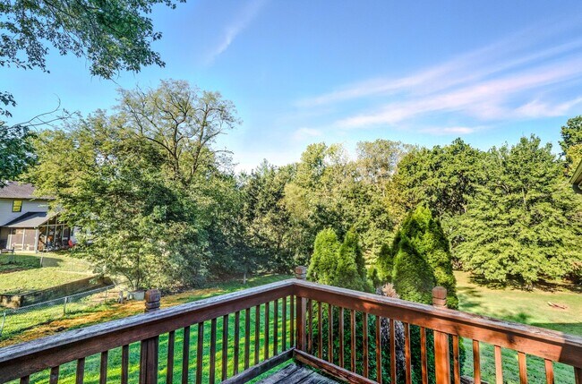 Building Photo - 4320 W Brookview Ct