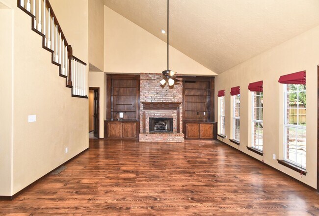 Building Photo - 1704 N 12th St