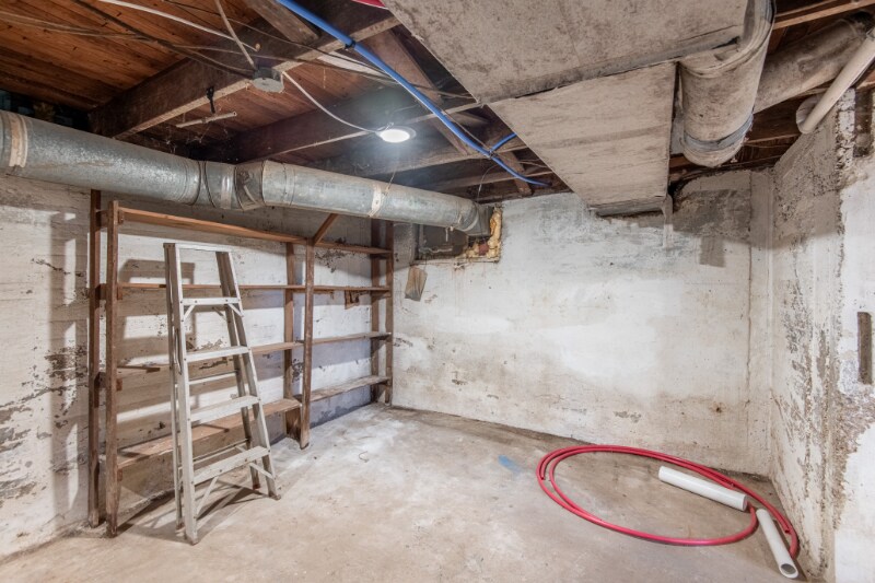 Building Photo - 601 Riverview Dr