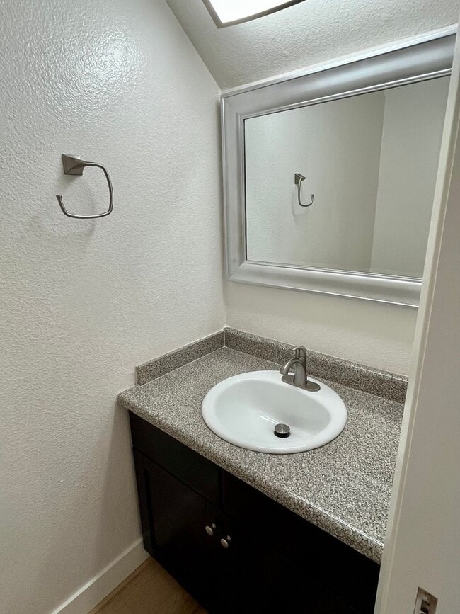 Building Photo - 5104-5112 Cape May Place - 5106