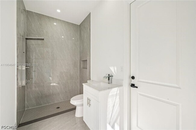 Building Photo - 4402 E 19th St