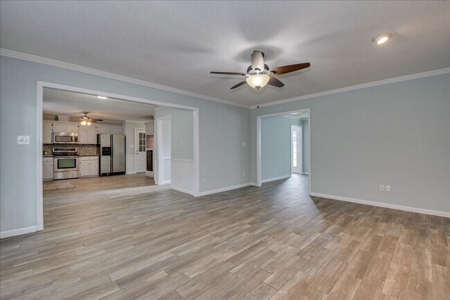 Building Photo - 787 Springbrook Cir