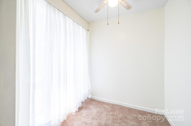 Building Photo - 617 College Ave SW