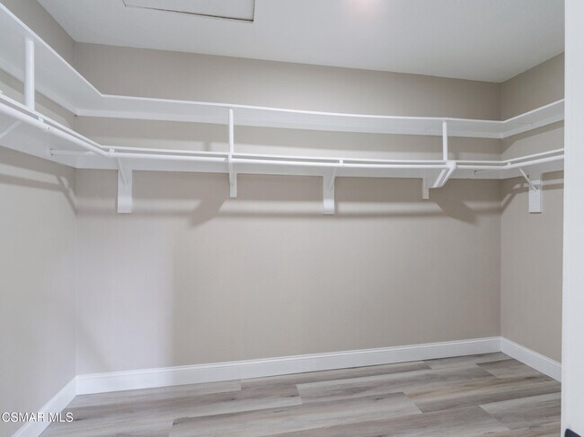 Building Photo - 382 Rockedge Dr