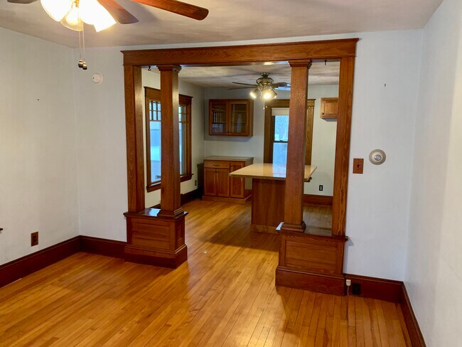 Building Photo - 6 Clark St