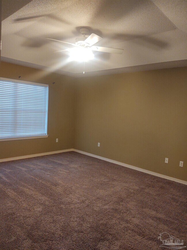 Building Photo - 5268 Deerfoot Ln