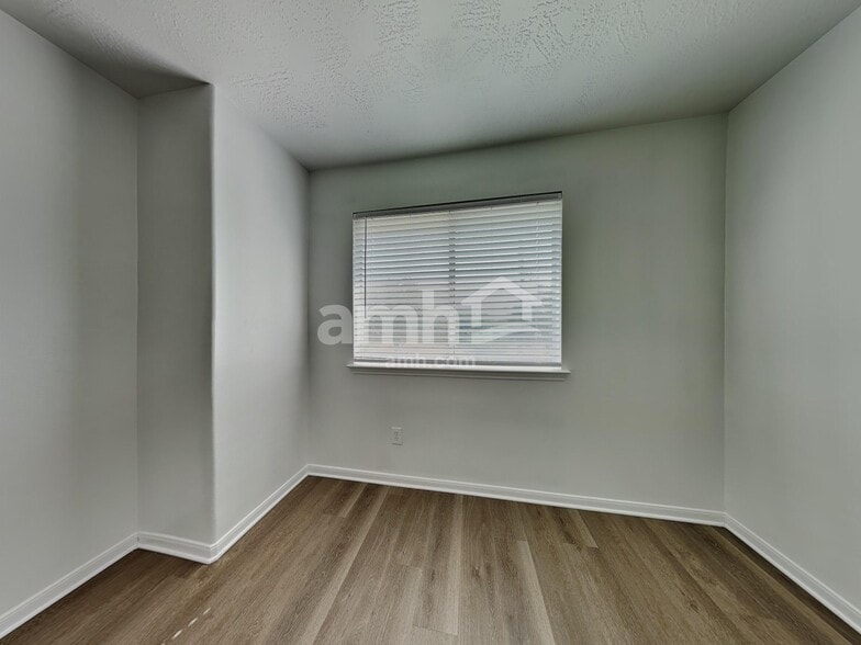 Building Photo - 6630 Rusty Ridge Ln