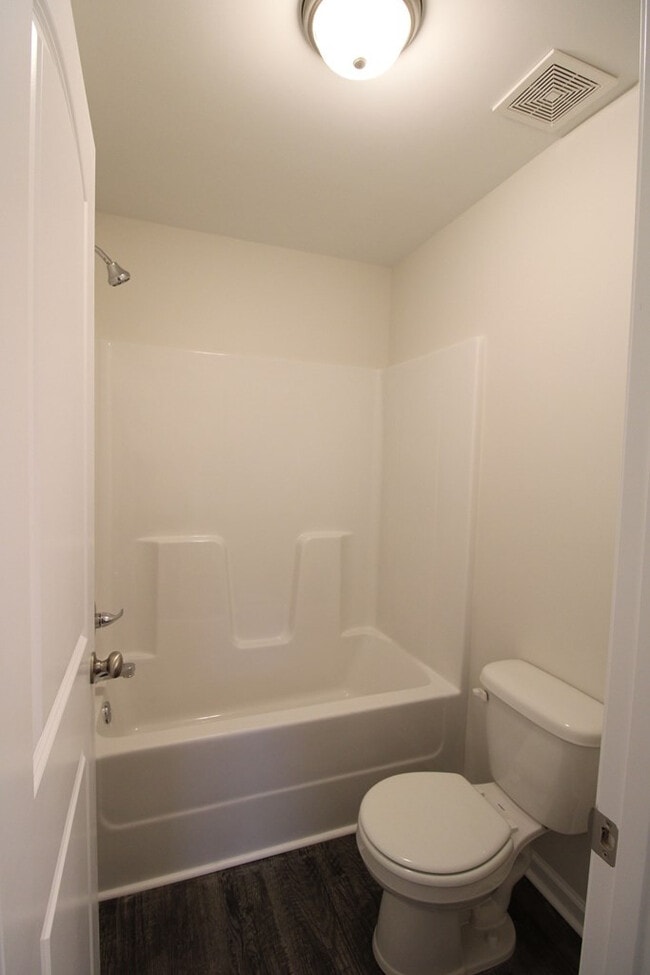 Building Photo - 578 Brushwood Dr