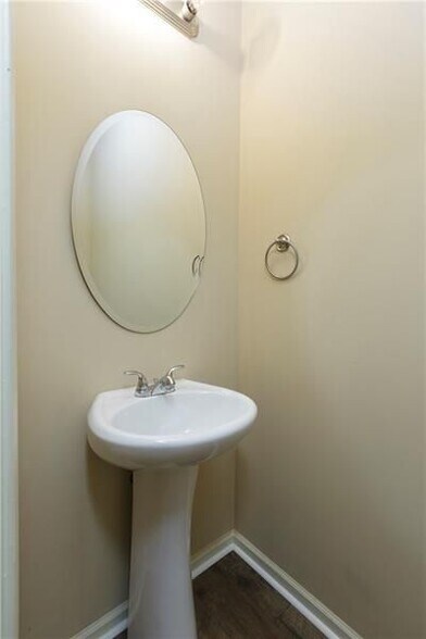 Building Photo - 302 Alcovy Way