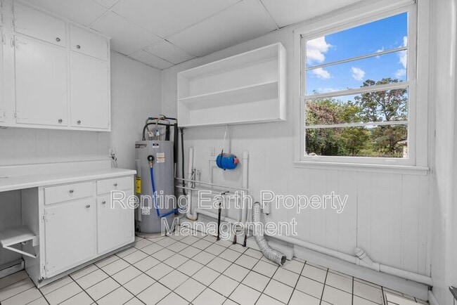 Building Photo - 737 84th Pl S