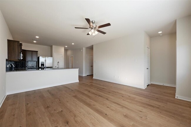 Building Photo - 109 Watch Hl